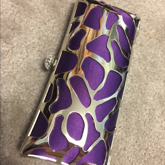 Clutch / Purse - Picture 2 of 7